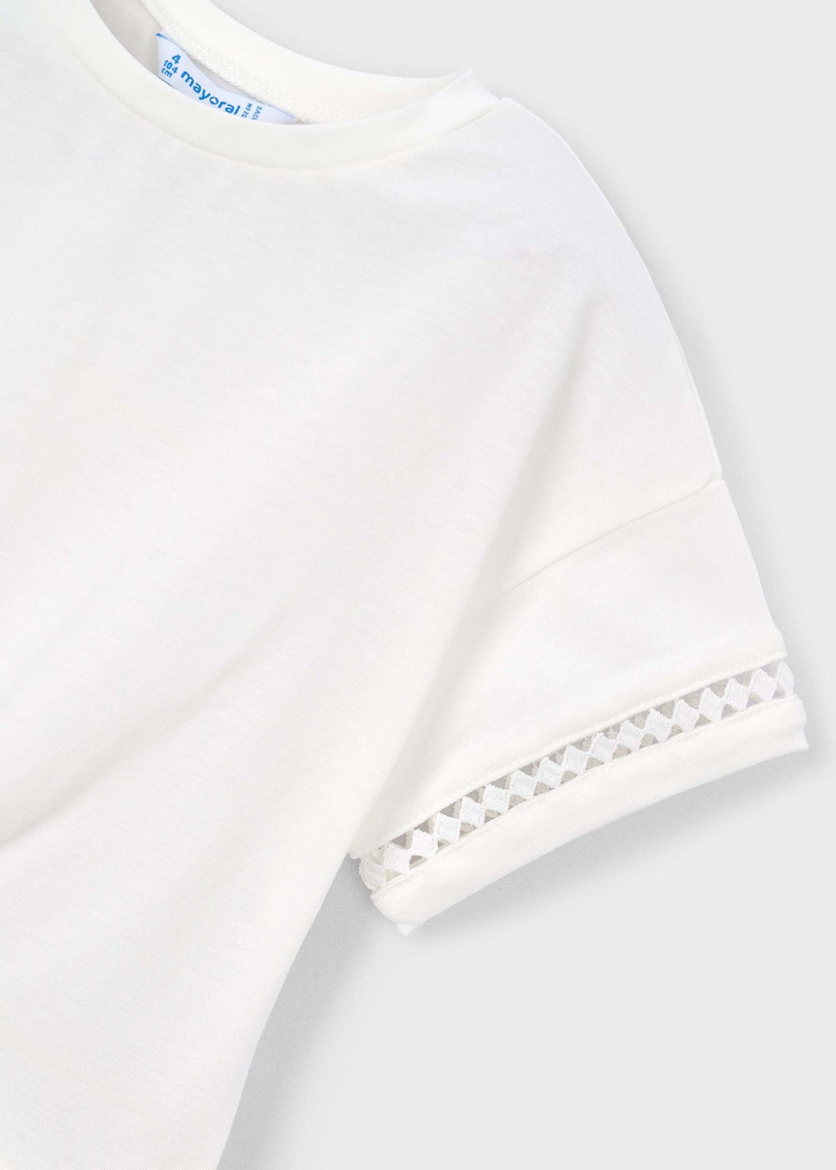 Girl's knotted T-shirt