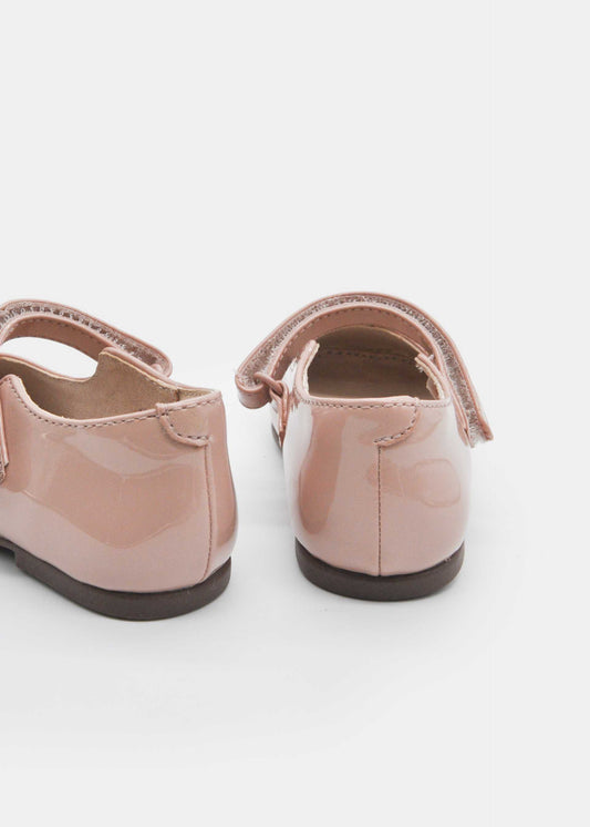 Lackschuhe für Mädchen im Mary-Jane-Stil mit Blume