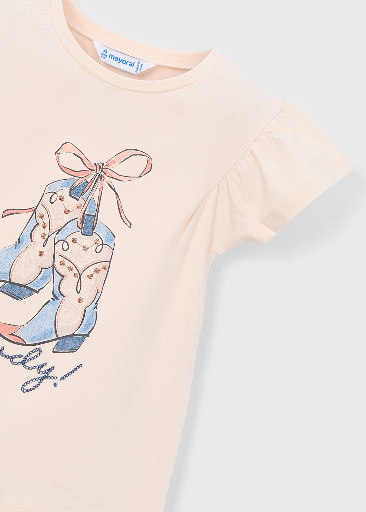 T-shirt girl