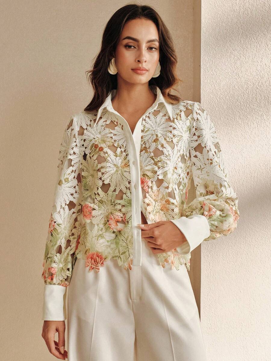 Leichte, luxuriöse und vielseitige Damenbluse mit Lochmuster und Druckmotiv