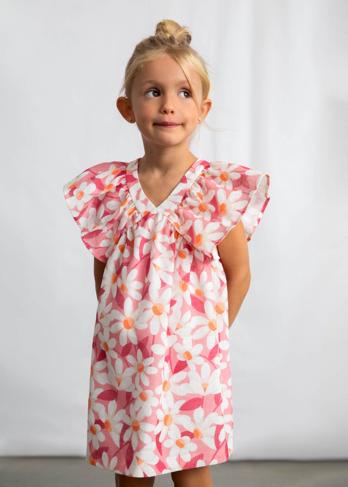 Mädchenkleid mit Blumenmuster