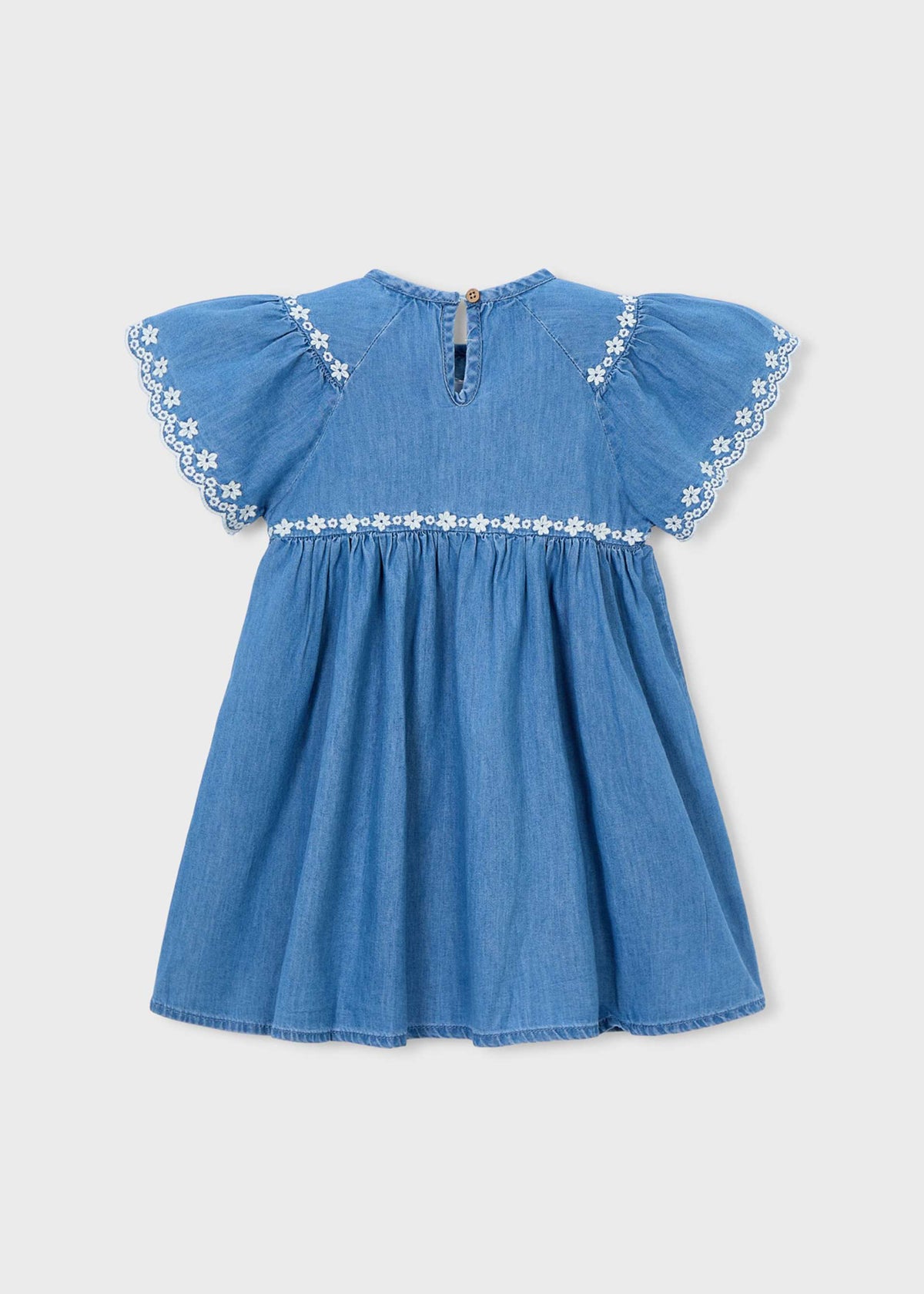 Mädchenkleid mit Stickereidetails