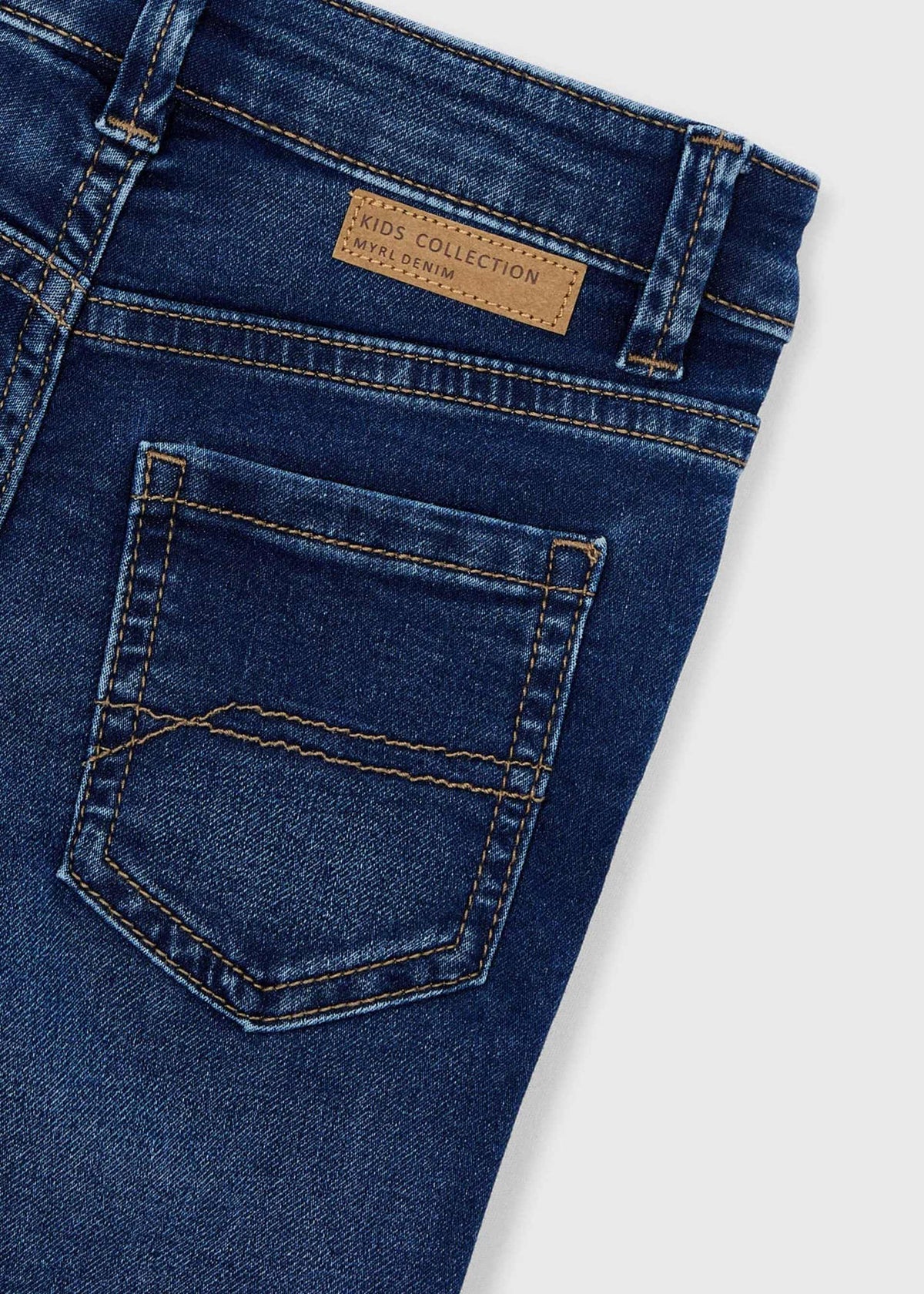 Jeans-Junge