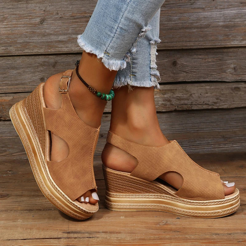 Damen-Plateausandalen mit Schnalle