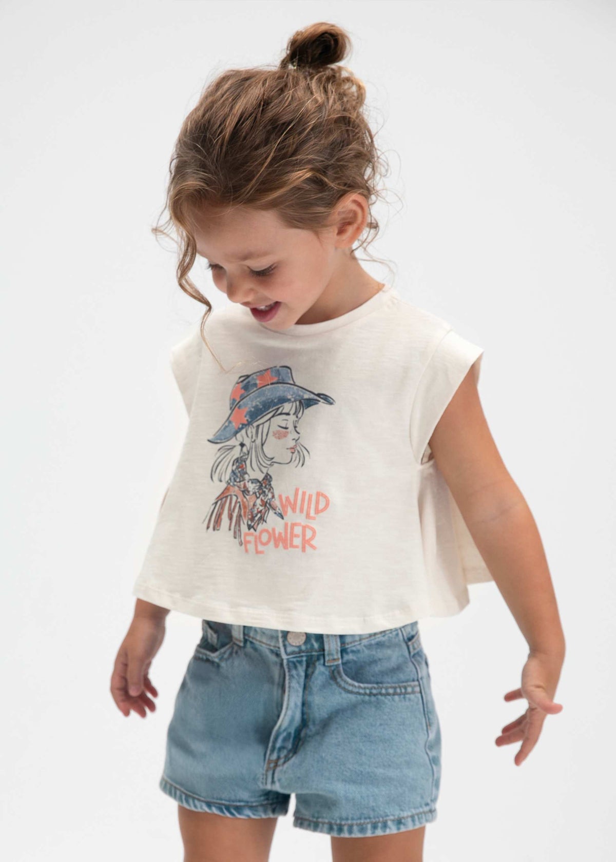 T-shirt girl